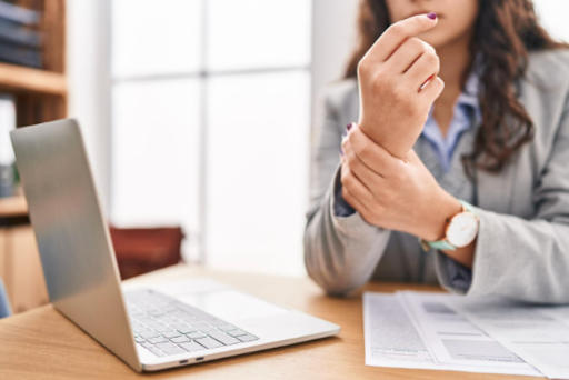 Mujer en cita de calificación de pérdida de capacidad laboral